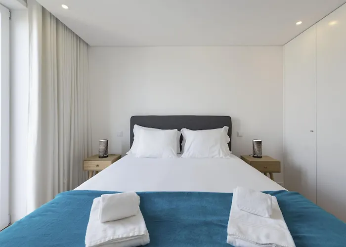 Downtown Bright With Balcony By Vacationy Apartamento Oporto