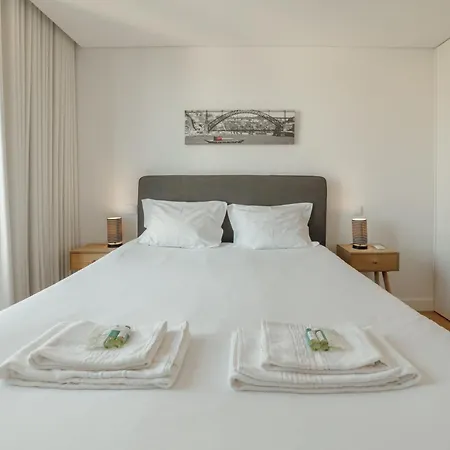 Downtown Bright With Balcony By Vacationy