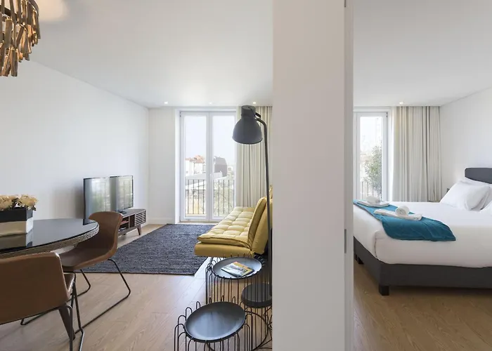 Downtown Bright With Balcony By Vacationy *