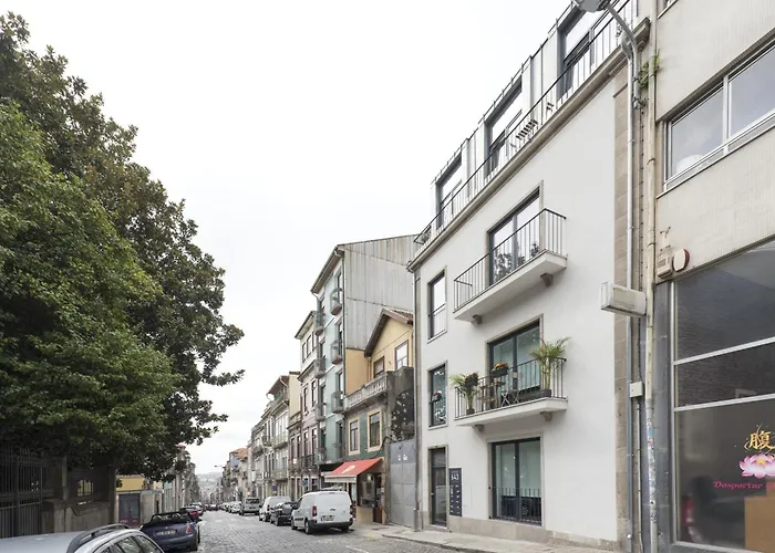 Διαμέρισμα Downtown Bright With Balcony By Vacationy