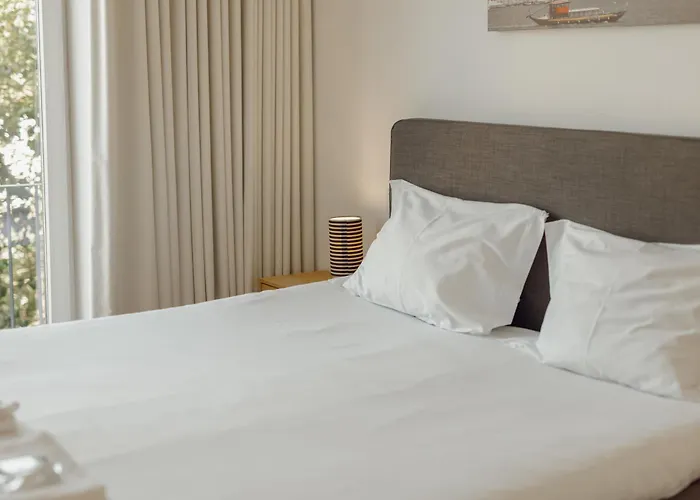 Downtown Bright With Balcony By Vacationy *