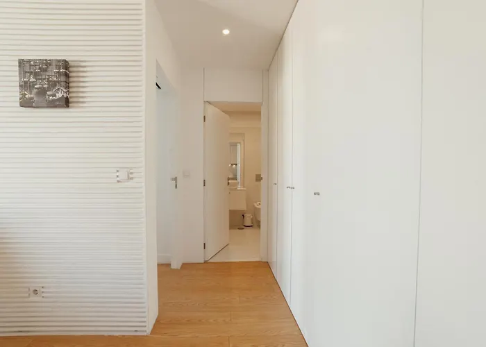 Downtown Bright With Balcony By Vacationy