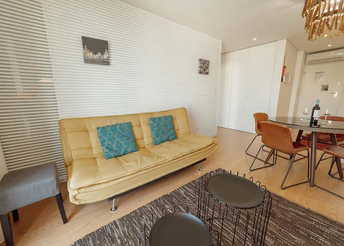 Downtown Bright With Balcony By Vacationy Apartamento