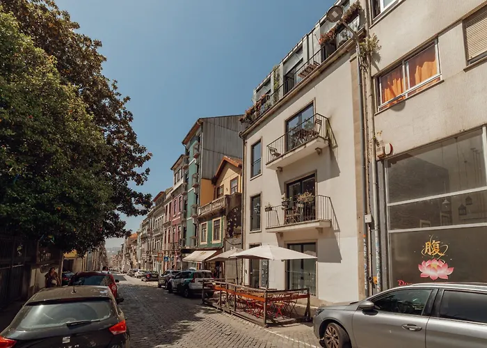 Downtown Bright With Balcony By Vacationy Porto